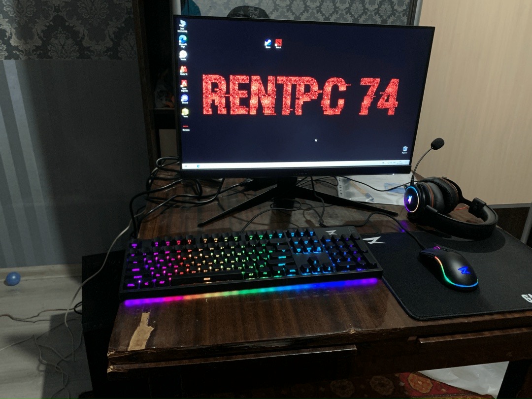 Игровой компьютер РентПК с RGB-клавиатурой, установленный у клиента дома